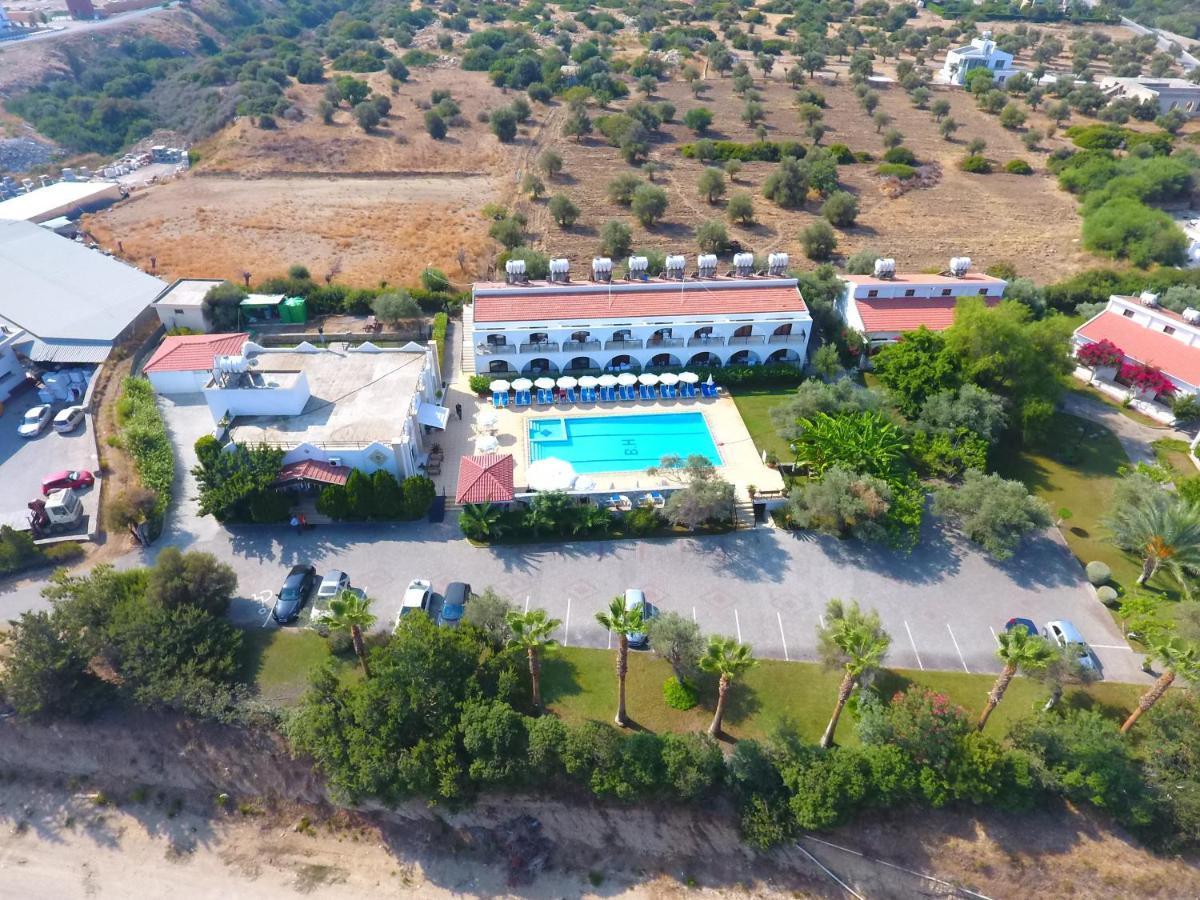 Bare Hill Holiday Apartments Krini Eksteriør bilde