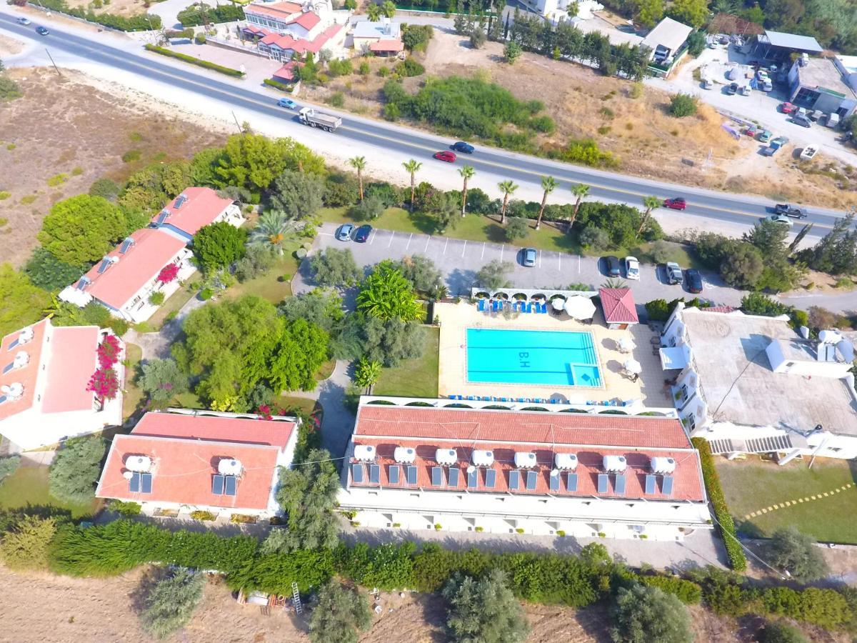 Bare Hill Holiday Apartments Krini Eksteriør bilde