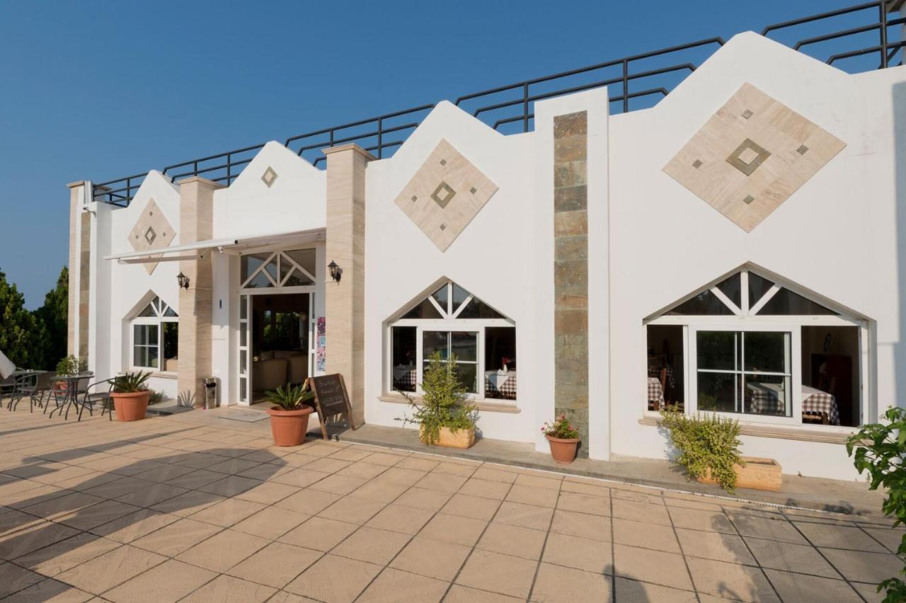 Bare Hill Holiday Apartments Krini Eksteriør bilde